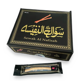 Zwart doos met gouden Arabische kalligrafie en vacuüm verpakt Siwak Stokje Al-Nafisah